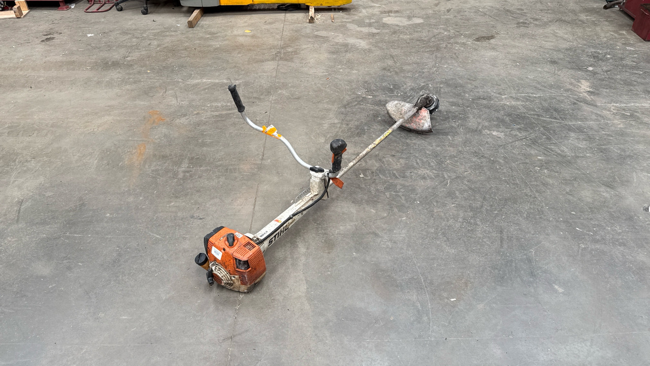STIHL FS45C STRIMMER - Equipamento de construção: foto 4 STIHL FS45C STRIMMER - Equipamento de construção: foto 4