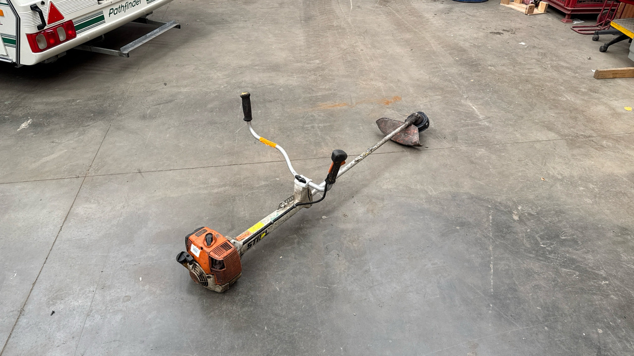 STIHL FS45C STRIMMER - Equipamento de construção: foto 4 STIHL FS45C STRIMMER - Equipamento de construção: foto 4