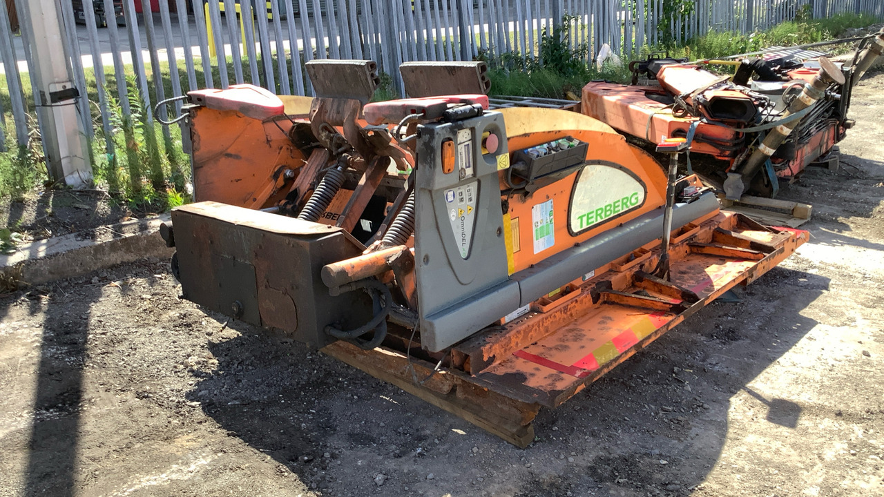 TERBERG TWIN BIN LIFT - Equipamento de construção: foto 1 TERBERG TWIN BIN LIFT - Equipamento de construção: foto 1