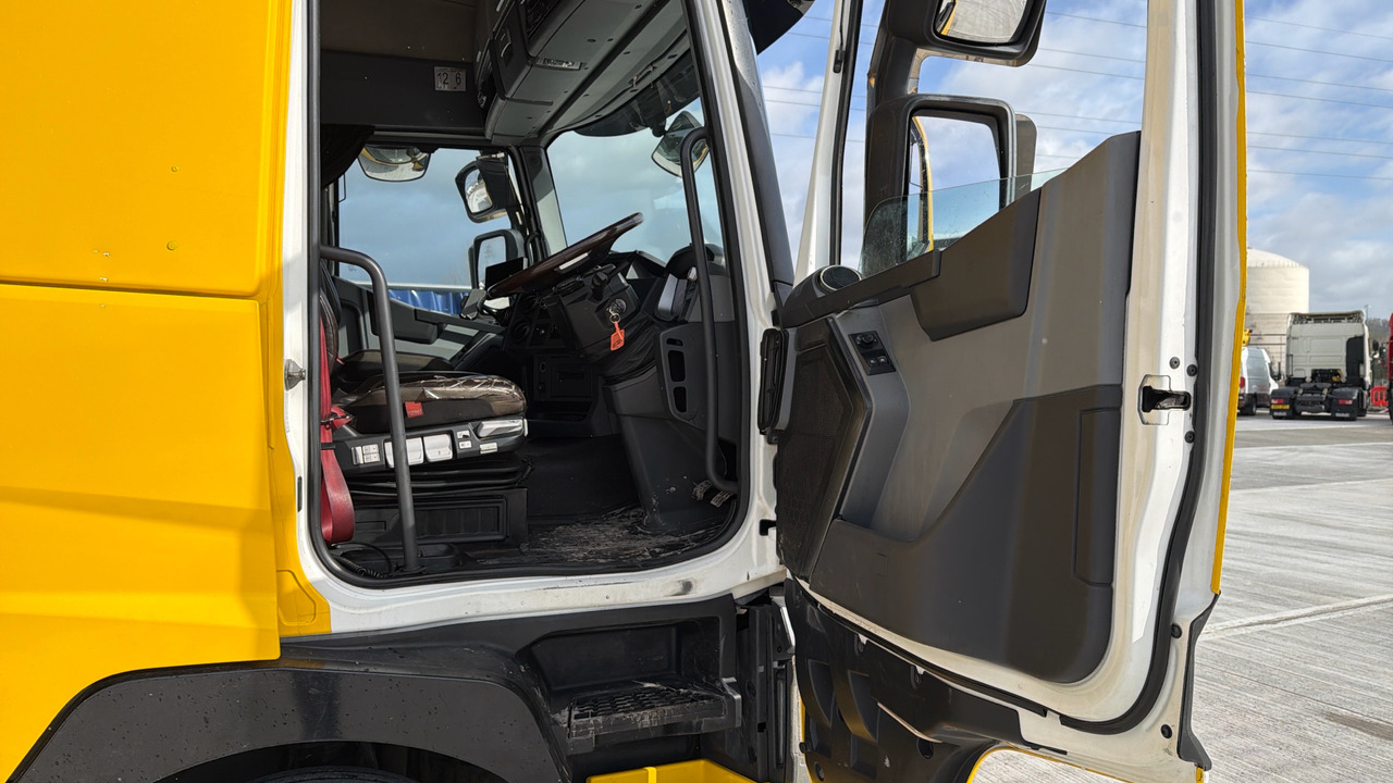 RENAULT T RANGE - Tractor: foto 5 RENAULT T RANGE - Tractor: foto 5