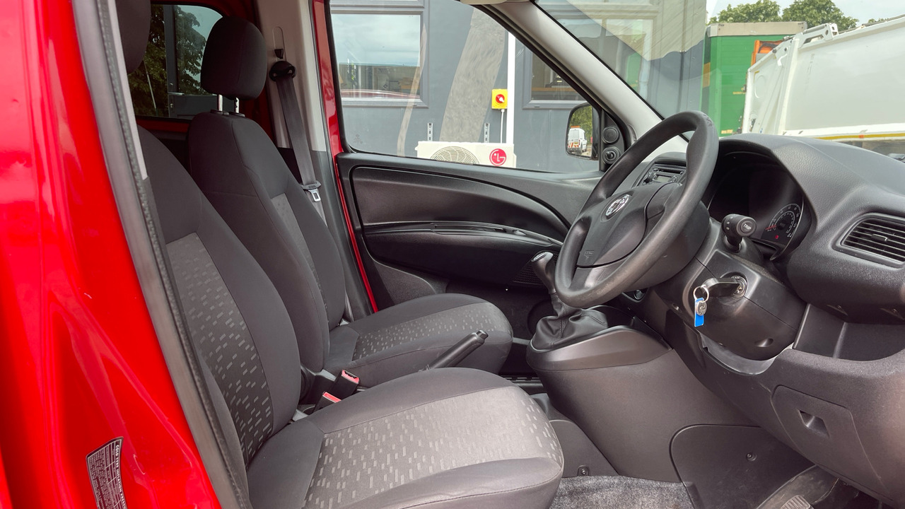 VAUXHALL COMBO 2300 1.3 CDTI - Carrinha cabine dupla: foto 5 VAUXHALL COMBO 2300 1.3 CDTI - Carrinha cabine dupla: foto 5