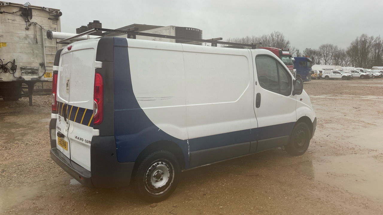 VAUXHALL VIVARO 2700 2.0 CDTI 115PS - Carrinha de contentor: foto 4 VAUXHALL VIVARO 2700 2.0 CDTI 115PS - Carrinha de contentor: foto 4