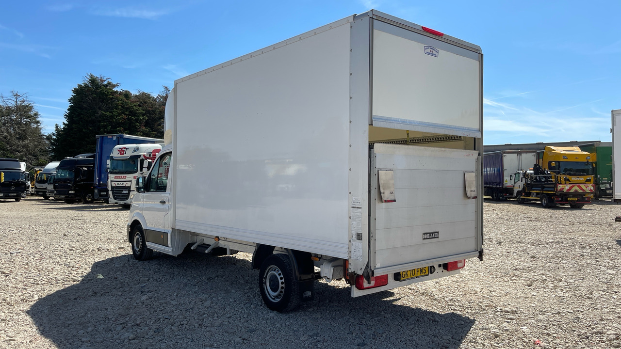 VOLKSWAGEN CRAFTER CR35 2.0 TDI 140PS - Carrinha de contentor: foto 3 VOLKSWAGEN CRAFTER CR35 2.0 TDI 140PS - Carrinha de contentor: foto 3