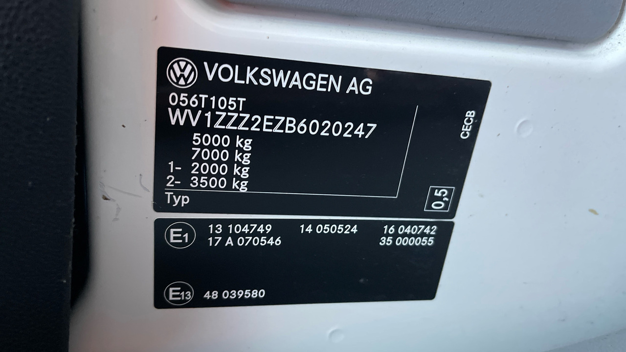 Furgão VOLKSWAGEN CRAFTER CR50 PLUS 2.5 TDI: foto 10 Furgão VOLKSWAGEN CRAFTER CR50 PLUS 2.5 TDI: foto 10