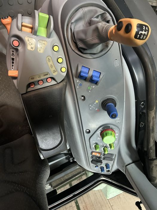 Ciagnik Deutz-Fahr TUR Agrofarm 4.30 TUZ deutz WOM X710 Fendt - Trator: foto 5 Ciagnik Deutz-Fahr TUR Agrofarm 4.30 TUZ deutz WOM X710 Fendt - Trator: foto 5