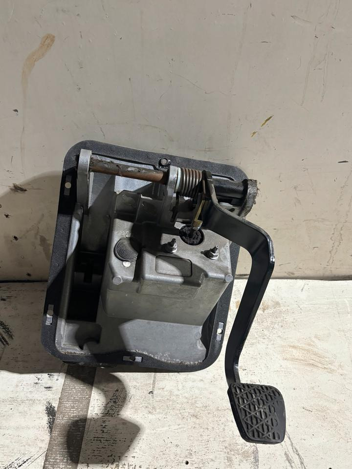 Atego 4 EU6 WABCO Fußbremsventil / Bremsventil A0044311806 - Válvula de freio de Caminhão: foto 2 Atego 4 EU6 WABCO Fußbremsventil / Bremsventil A0044311806 - Válvula de freio de Caminhão: foto 2