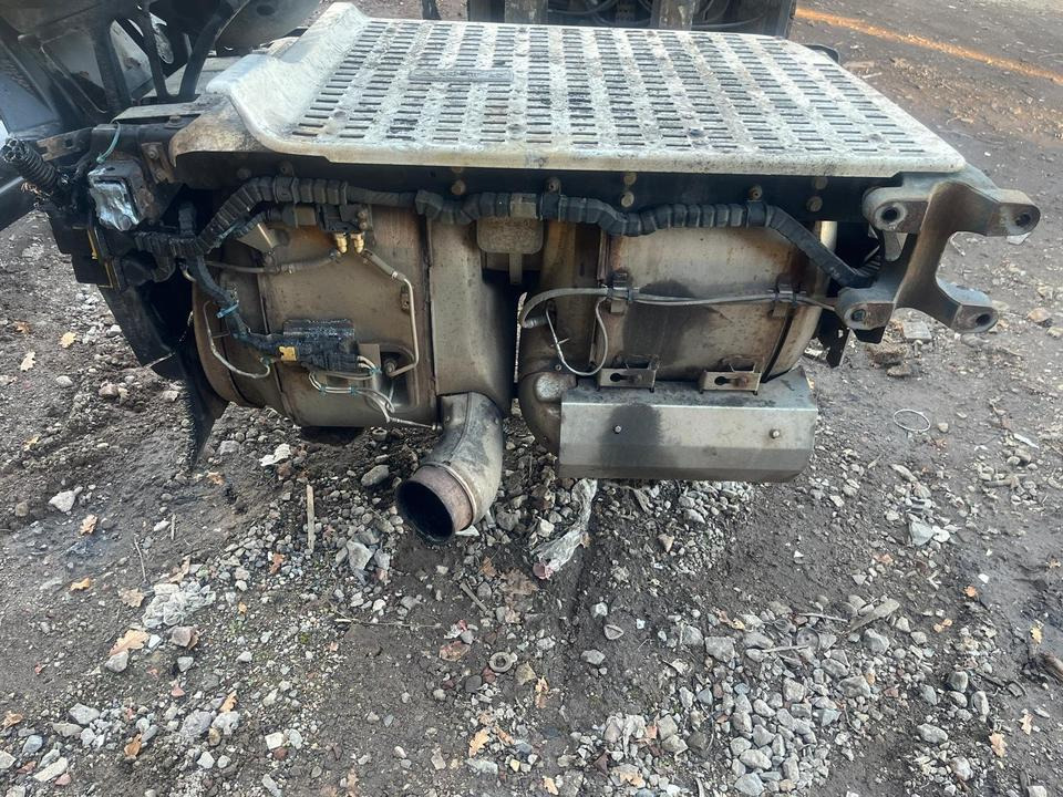 DAF XF 460 EU6 Auspuff Katalysator 1940705 - Silenciador/ Sistema de escape de Caminhão: foto 4 DAF XF 460 EU6 Auspuff Katalysator 1940705 - Silenciador/ Sistema de escape de Caminhão: foto 4