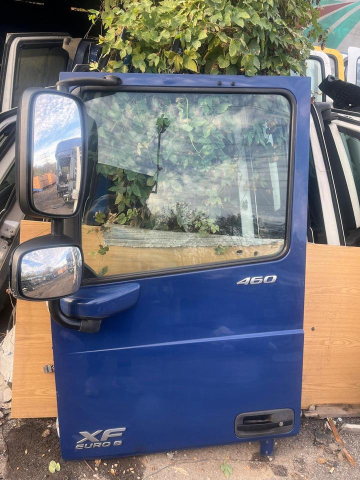 DAF XF 460 EU6 Fahrertür Blau Links Spiegel Innenverkleidung - Porta e peças de Caminhão: foto 3 DAF XF 460 EU6 Fahrertür Blau Links Spiegel Innenverkleidung - Porta e peças de Caminhão: foto 3