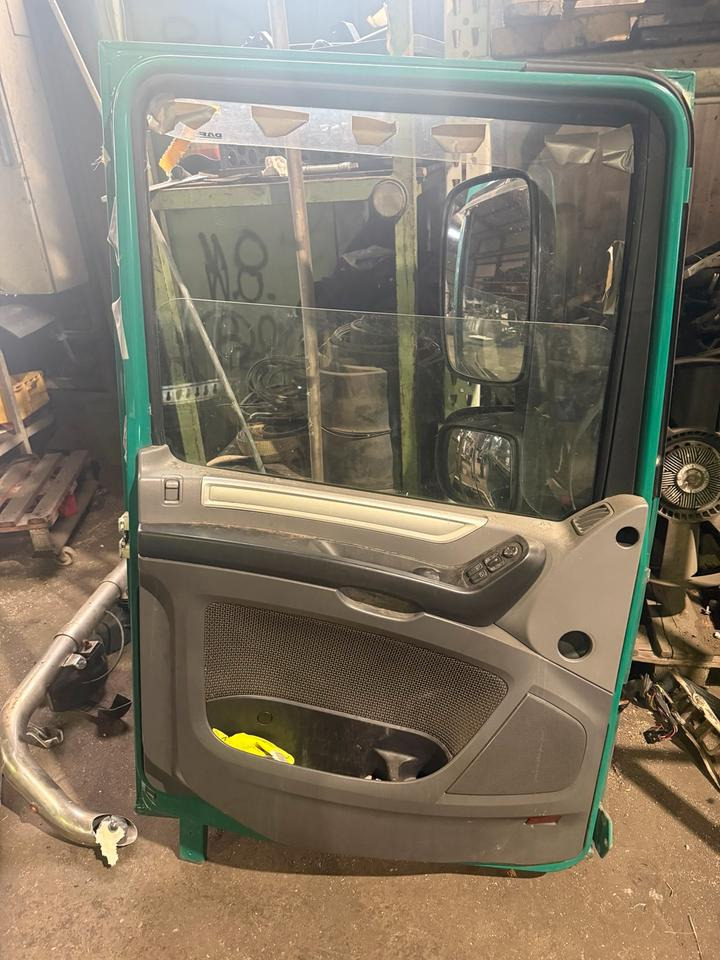 DAF XF 460 EU6 Fahrertür Grün Links Spiegel Innenverkleidung - Porta e peças de Caminhão: foto 2 DAF XF 460 EU6 Fahrertür Grün Links Spiegel Innenverkleidung - Porta e peças de Caminhão: foto 2