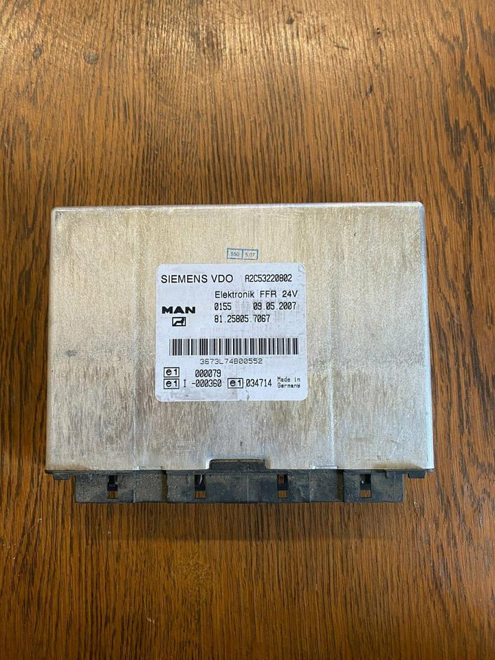 Elektronik FFR SIEMENS VDO Steuergerät MAN 81.25805.7067 - Centralina electrónica de Caminhão: foto 1 Elektronik FFR SIEMENS VDO Steuergerät MAN 81.25805.7067 - Centralina electrónica de Caminhão: foto 1