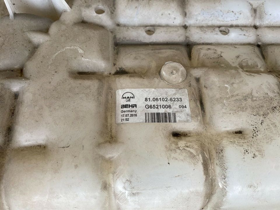 MAN TGL Ausgleichsbehälter Kühlmittel 81061026228 81061026233 - Tanque de expansão de Caminhão: foto 4 MAN TGL Ausgleichsbehälter Kühlmittel 81061026228 81061026233 - Tanque de expansão de Caminhão: foto 4
