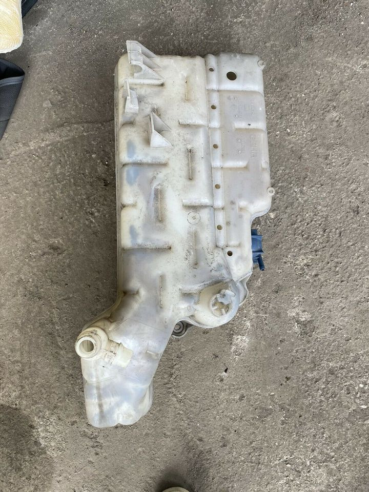 MAN TGL Ausgleichsbehälter Kühlmittel 81061026228 81061026233 - Tanque de expansão de Caminhão: foto 2 MAN TGL Ausgleichsbehälter Kühlmittel 81061026228 81061026233 - Tanque de expansão de Caminhão: foto 2