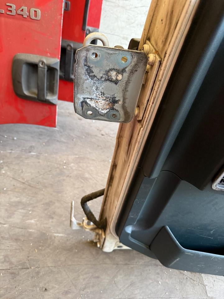 MAN TGL Beifahrertür Weiß Spiegel Innenverkleidung - Porta e peças de Caminhão: foto 3 MAN TGL Beifahrertür Weiß Spiegel Innenverkleidung - Porta e peças de Caminhão: foto 3