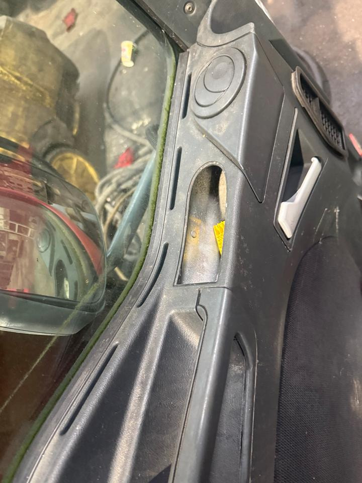 MAN TGL Fahrertür Rot Spiegel Innenverkleidung - Porta e peças de Caminhão: foto 4 MAN TGL Fahrertür Rot Spiegel Innenverkleidung - Porta e peças de Caminhão: foto 4