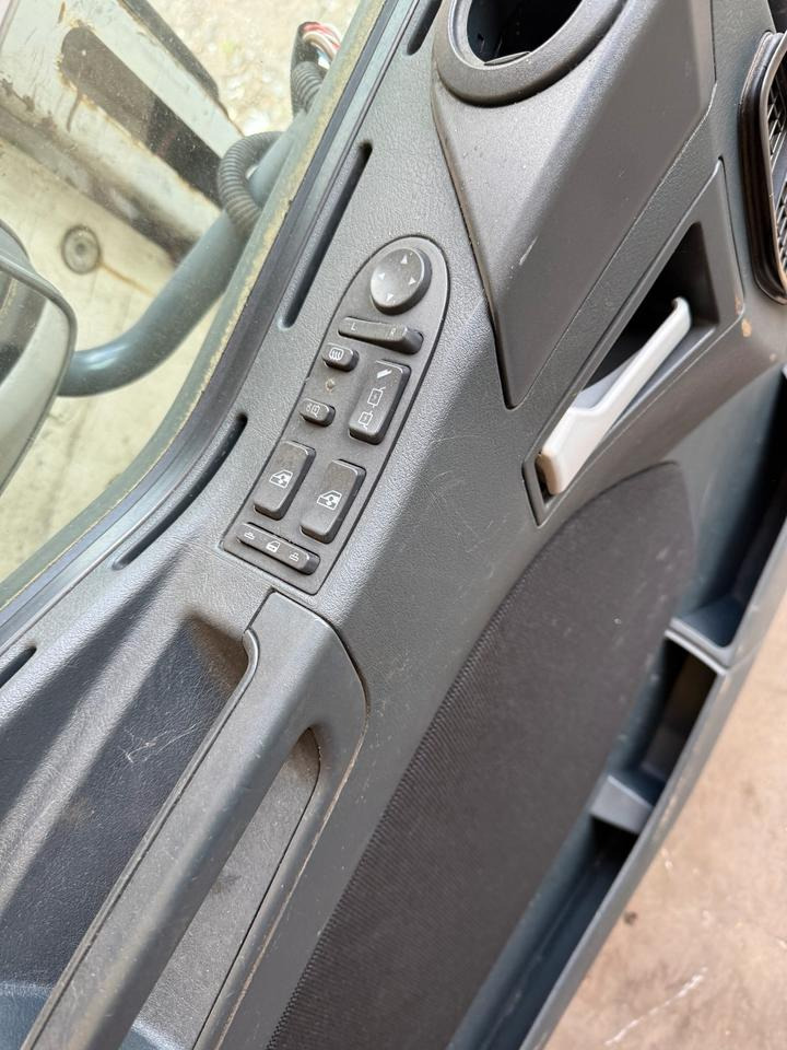 MAN TGL Fahrertür Weiß Spiegel Innenverkleidung - Porta e peças de Caminhão: foto 3 MAN TGL Fahrertür Weiß Spiegel Innenverkleidung - Porta e peças de Caminhão: foto 3