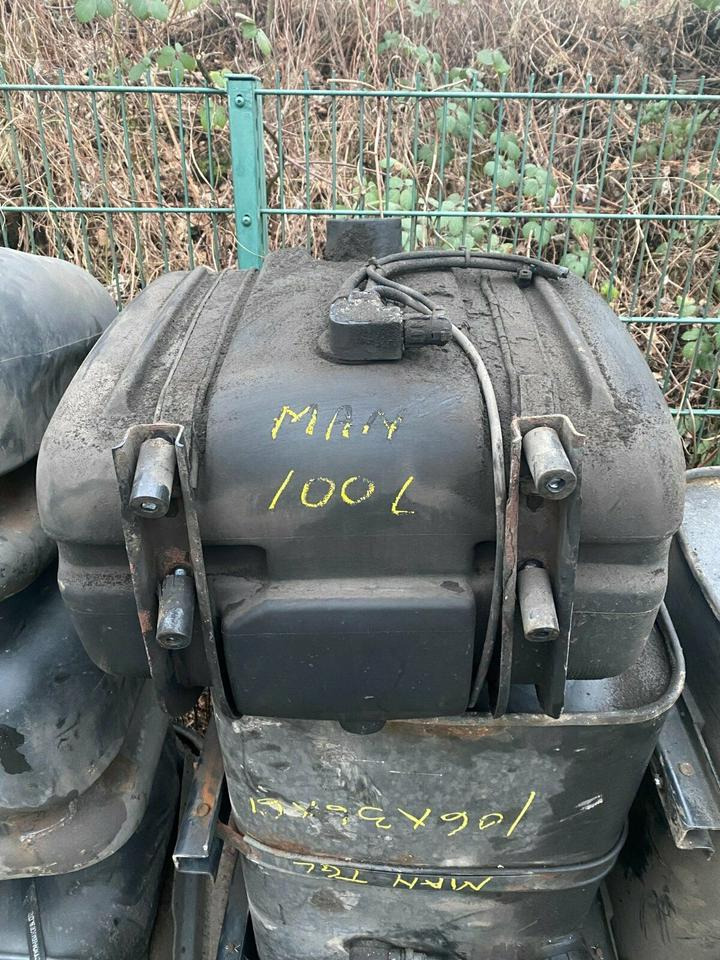 MAN TGL Original Tank Tankbehälter 100L - Tanque de combustível de Caminhão: foto 1 MAN TGL Original Tank Tankbehälter 100L - Tanque de combustível de Caminhão: foto 1