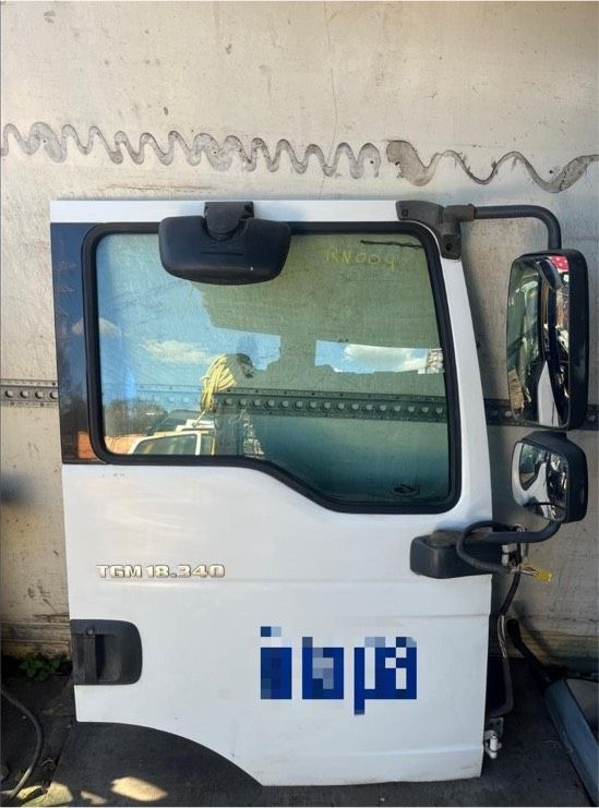 MAN TGM 18.340 Beifahrertür Tür rechts weiß mit Spiegel RN004 - Porta e peças de Caminhão: foto 1 MAN TGM 18.340 Beifahrertür Tür rechts weiß mit Spiegel RN004 - Porta e peças de Caminhão: foto 1