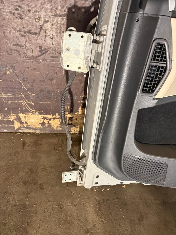 MAN TGS EU6 Beifahrertür Grau Spiegel Innenverkleidung LN 49 - Porta e peças de Caminhão: foto 3 MAN TGS EU6 Beifahrertür Grau Spiegel Innenverkleidung LN 49 - Porta e peças de Caminhão: foto 3