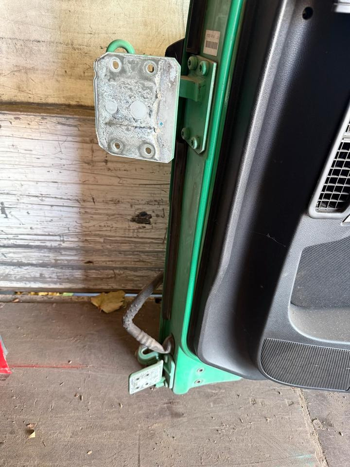 MAN TGS EU6 Beifahrertür Grün Spiegel Innenverkleidung LN 78 - Porta e peças de Caminhão: foto 3 MAN TGS EU6 Beifahrertür Grün Spiegel Innenverkleidung LN 78 - Porta e peças de Caminhão: foto 3