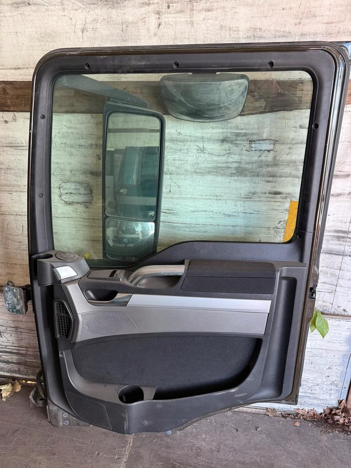MAN TGS EU6 Beifahrertür Spiegel Innenverkleidung LN 80 - Porta e peças de Caminhão: foto 2 MAN TGS EU6 Beifahrertür Spiegel Innenverkleidung LN 80 - Porta e peças de Caminhão: foto 2