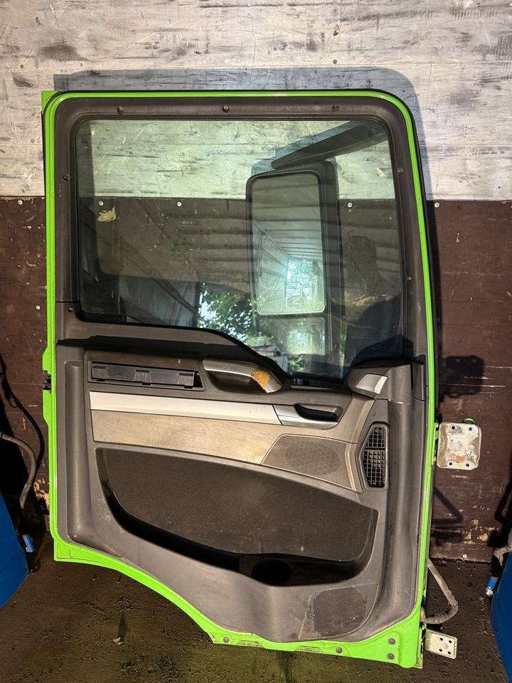 MAN TGS EU6 Fahrertür Grün Spiegel Innenverkleidung - Porta e peças de Caminhão: foto 2 MAN TGS EU6 Fahrertür Grün Spiegel Innenverkleidung - Porta e peças de Caminhão: foto 2