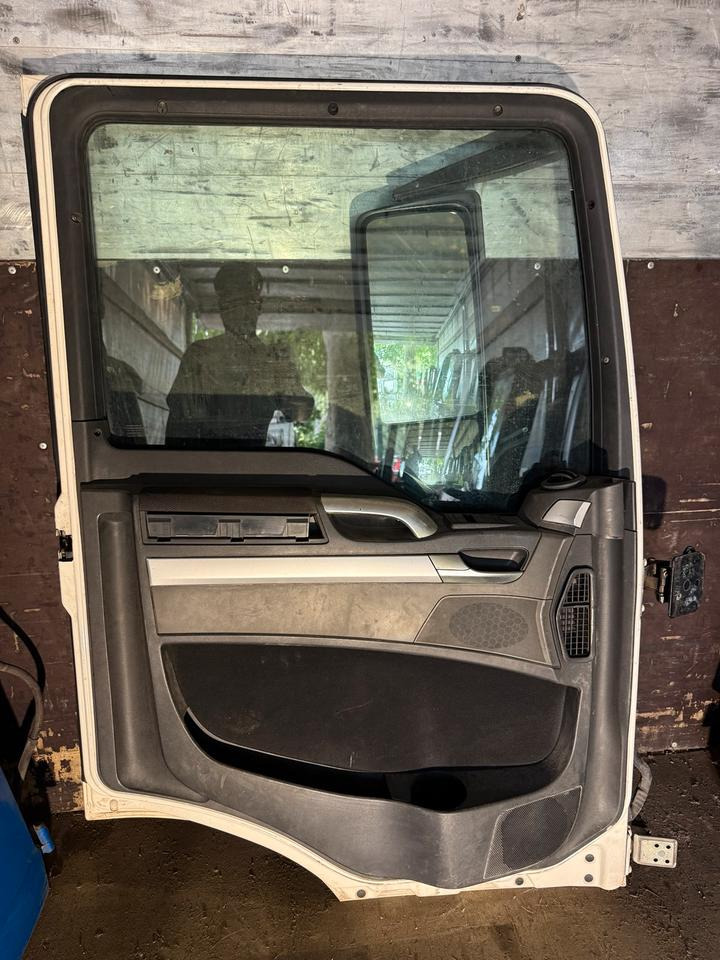 MAN TGS EU6 Fahrertür Weiß Spiegel Innenverkleidung LN 58 - Porta e peças de Caminhão: foto 2 MAN TGS EU6 Fahrertür Weiß Spiegel Innenverkleidung LN 58 - Porta e peças de Caminhão: foto 2