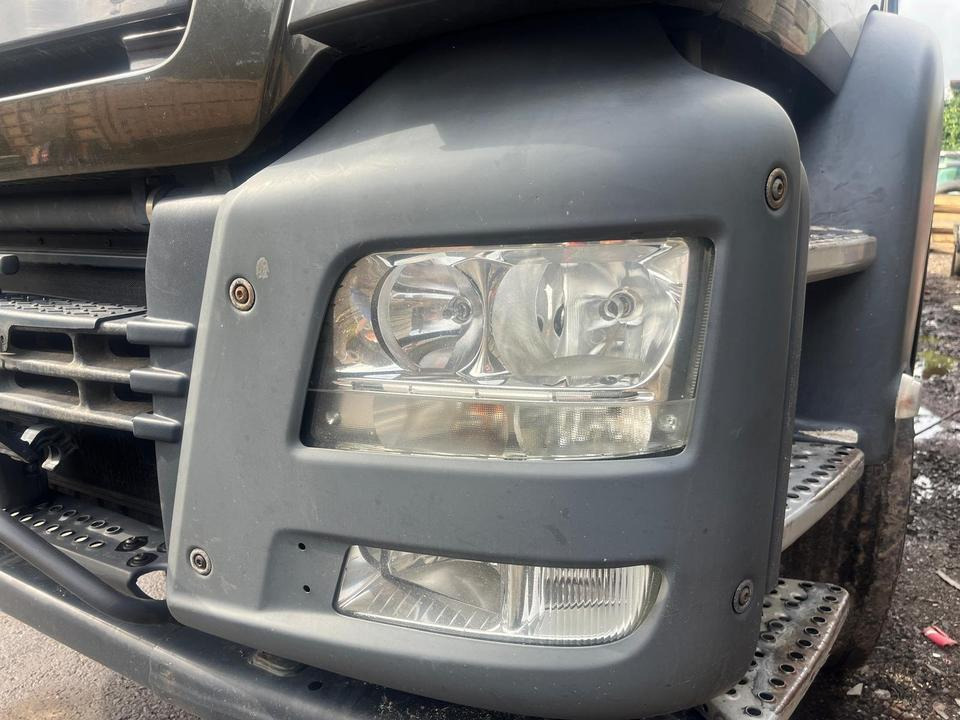 MAN TGS Eisen Stoßstange komplett - Carroceria e exterior de Caminhão: foto 5 MAN TGS Eisen Stoßstange komplett - Carroceria e exterior de Caminhão: foto 5