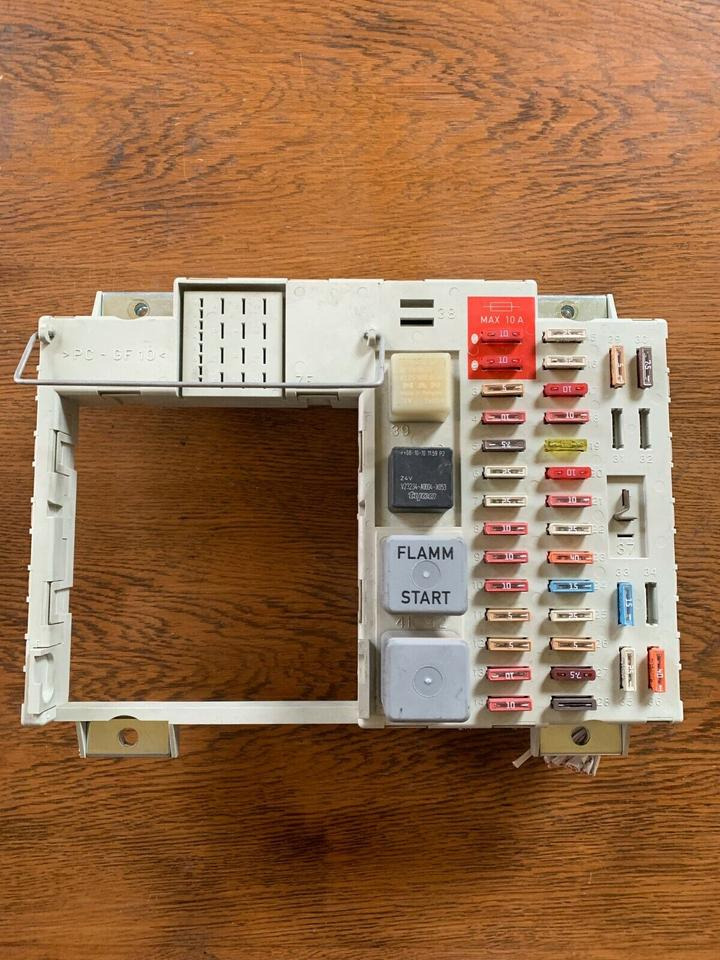 MAN TGS Sicherungskasten 81.25444.6074 - Fusível de Caminhão: foto 1 MAN TGS Sicherungskasten 81.25444.6074 - Fusível de Caminhão: foto 1