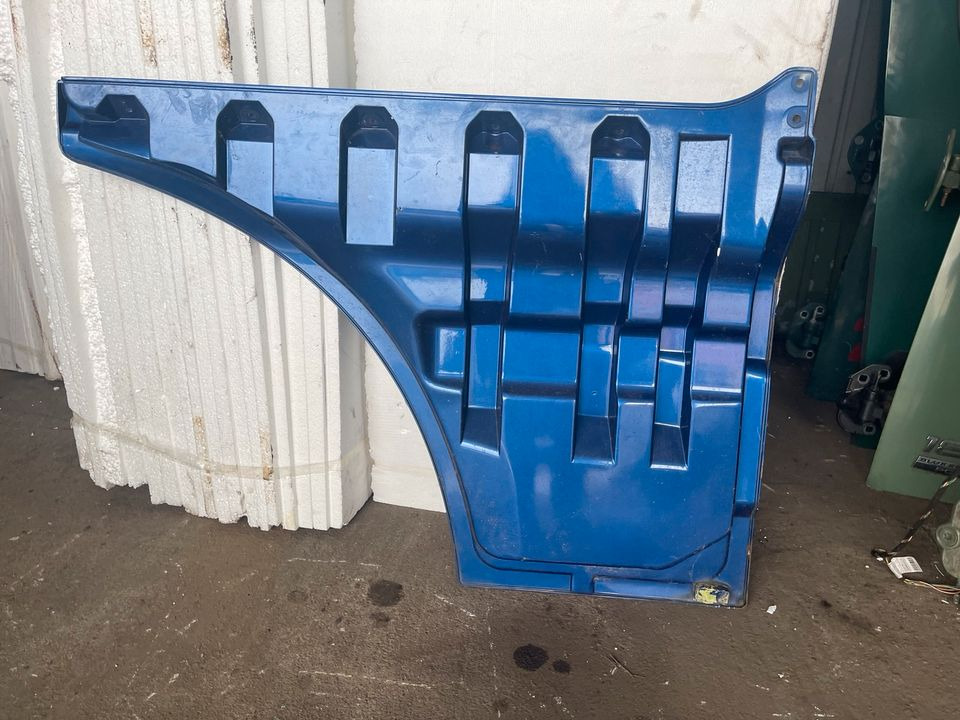 MAN TGX TGA Abdeckung Türverlängerung Links Blau - Porta e peças de Caminhão: foto 2 MAN TGX TGA Abdeckung Türverlängerung Links Blau - Porta e peças de Caminhão: foto 2