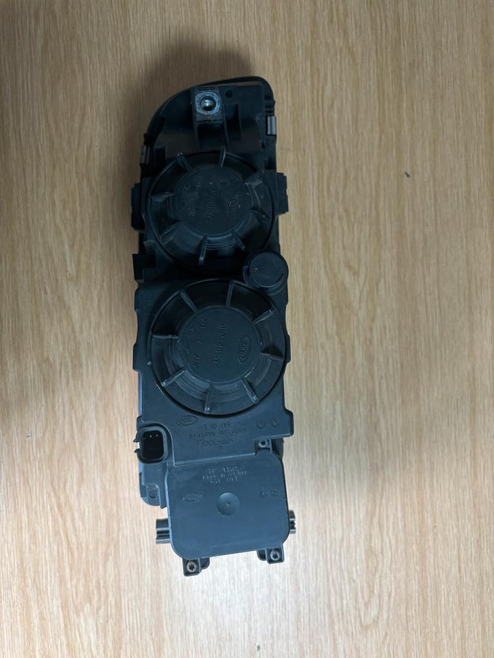 MAN TGX/TGS Nebelscheinwerfer Links 81.25101-6521 - Farol nevoeiro de Caminhão: foto 3 MAN TGX/TGS Nebelscheinwerfer Links 81.25101-6521 - Farol nevoeiro de Caminhão: foto 3