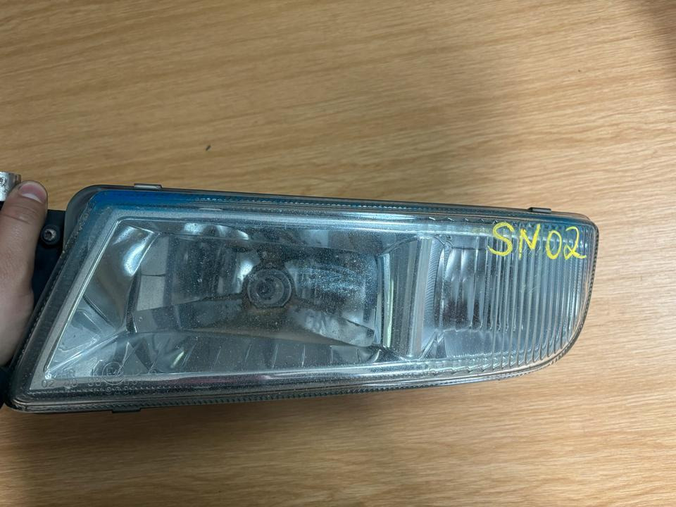 MAN TGX/TGS Nebelscheinwerfer Links 81.25101-6521 - Farol nevoeiro de Caminhão: foto 2 MAN TGX/TGS Nebelscheinwerfer Links 81.25101-6521 - Farol nevoeiro de Caminhão: foto 2