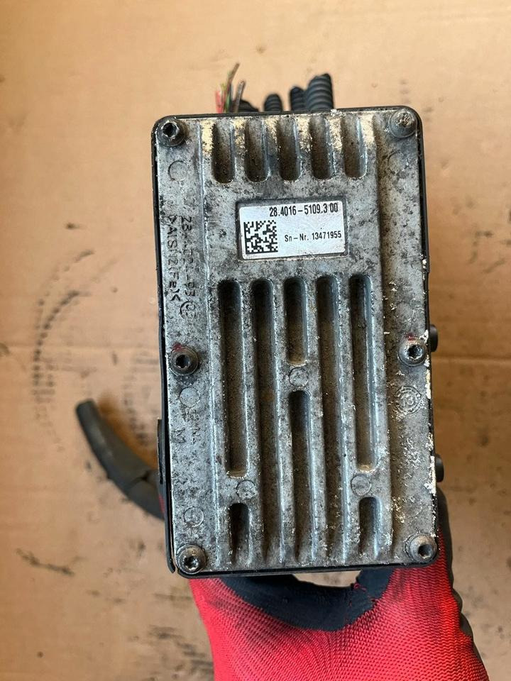 Mercedes Actros MP4 AdBlue Pumpe A0001403978 - Bomba de combustivel de Caminhão: foto 5 Mercedes Actros MP4 AdBlue Pumpe A0001403978 - Bomba de combustivel de Caminhão: foto 5