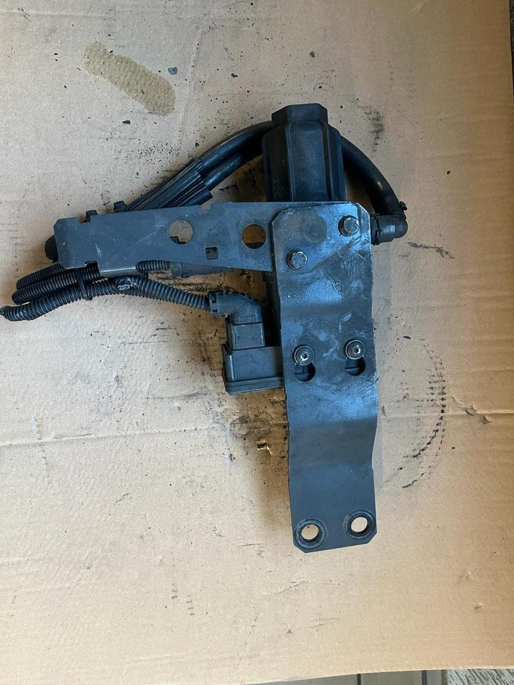 Mercedes Actros MP4 AdBlue Pumpe A0001403978 - Bomba de combustivel de Caminhão: foto 4 Mercedes Actros MP4 AdBlue Pumpe A0001403978 - Bomba de combustivel de Caminhão: foto 4