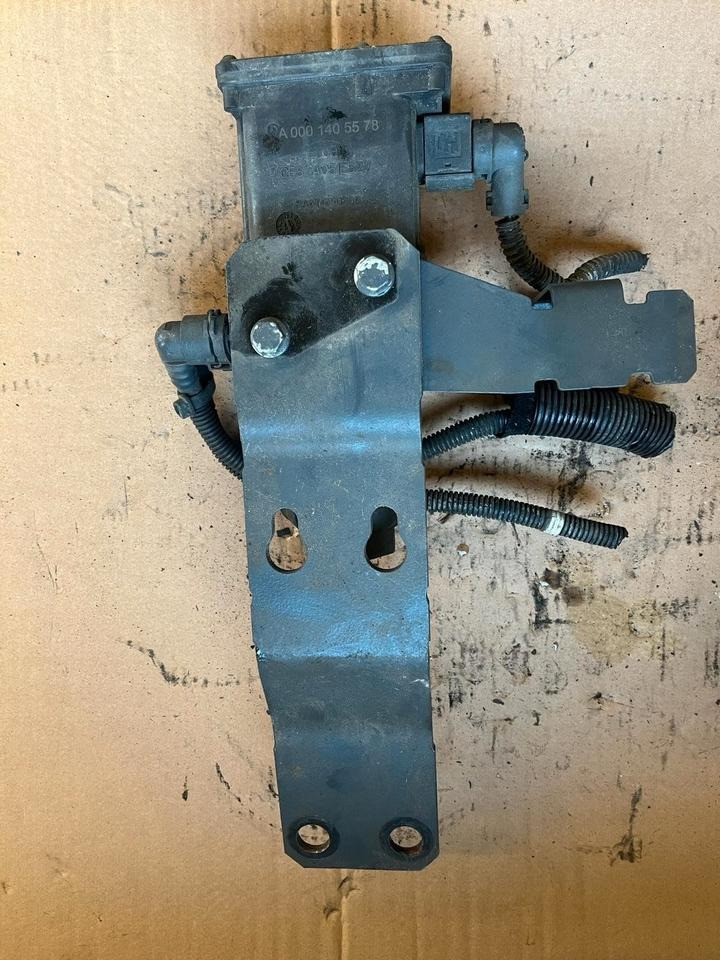 Mercedes Actros MP4 AdBlue Pumpe A0001405578 - Bomba de combustivel de Caminhão: foto 3 Mercedes Actros MP4 AdBlue Pumpe A0001405578 - Bomba de combustivel de Caminhão: foto 3