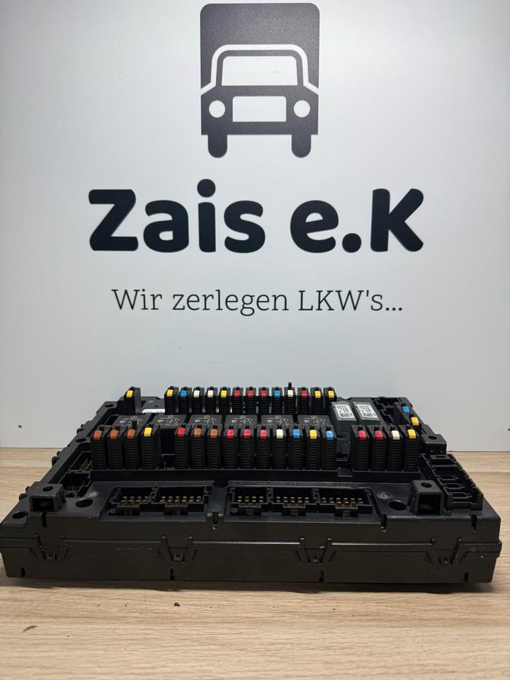 Mercedes Actros MP4 SAM Cabin Sicherungskasten A0014462758 - Fusível: foto 1 Mercedes Actros MP4 SAM Cabin Sicherungskasten A0014462758 - Fusível: foto 1