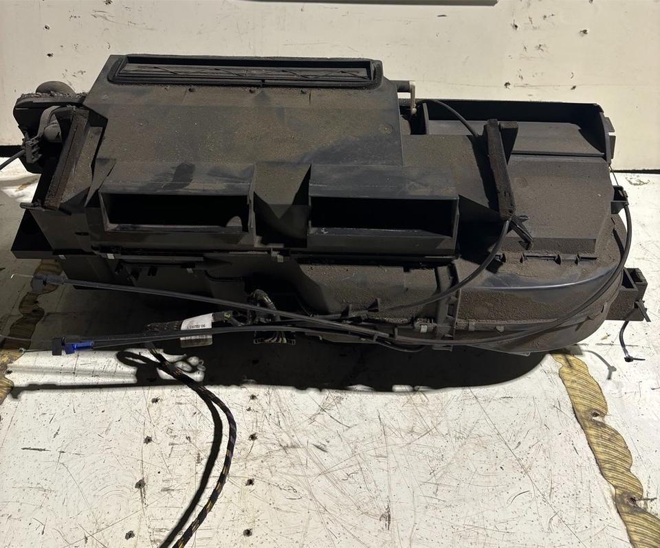 Mercedes Atego 1 Heizungskasten/Klimakasten A9738300161 - Aquecimento/ Ventilação de Caminhão: foto 2 Mercedes Atego 1 Heizungskasten/Klimakasten A9738300161 - Aquecimento/ Ventilação de Caminhão: foto 2