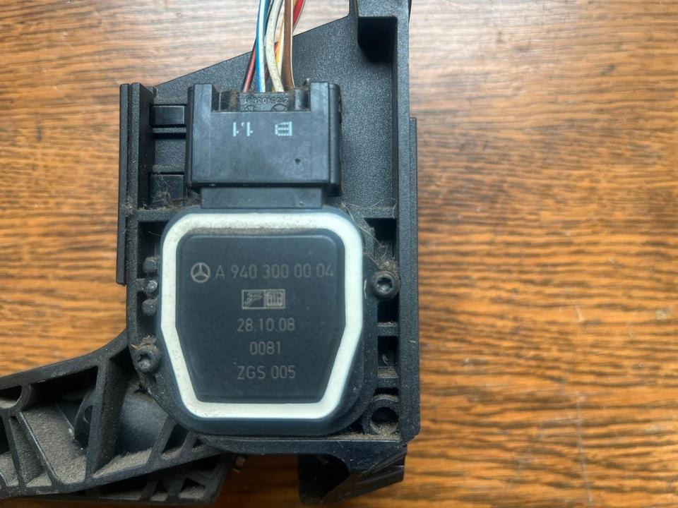 Mercedes Atego Gaspedal A9403000004 - Pedal de Caminhão: foto 2 Mercedes Atego Gaspedal A9403000004 - Pedal de Caminhão: foto 2