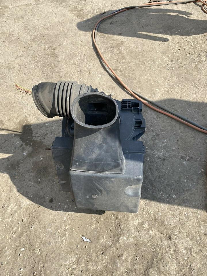 Mercedes Atego Luftfilterkasten Luftfilter Gehäuse A 973 528 06 0 - Filtro de ar de Caminhão: foto 5 Mercedes Atego Luftfilterkasten Luftfilter Gehäuse A 973 528 06 0 - Filtro de ar de Caminhão: foto 5