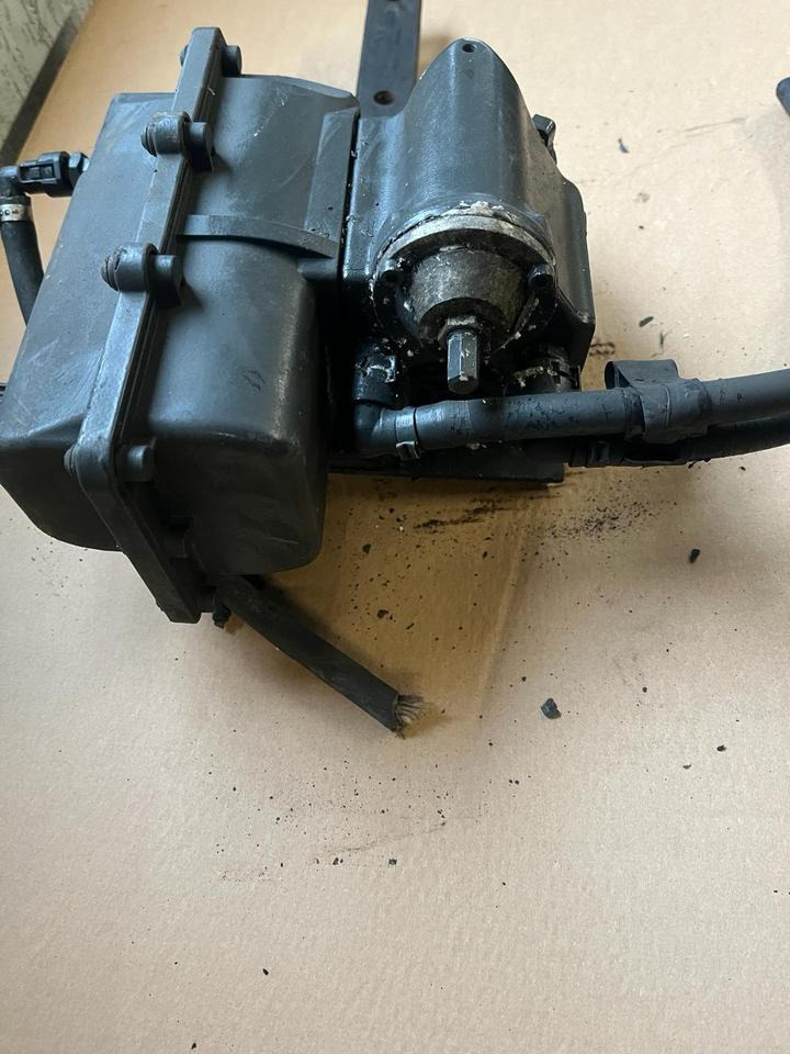 Mercedes-Benz Actros Atego EU4 EU5 AdBlue Pumpe A0001400478 - Bomba de combustivel de Caminhão: foto 4 Mercedes-Benz Actros Atego EU4 EU5 AdBlue Pumpe A0001400478 - Bomba de combustivel de Caminhão: foto 4