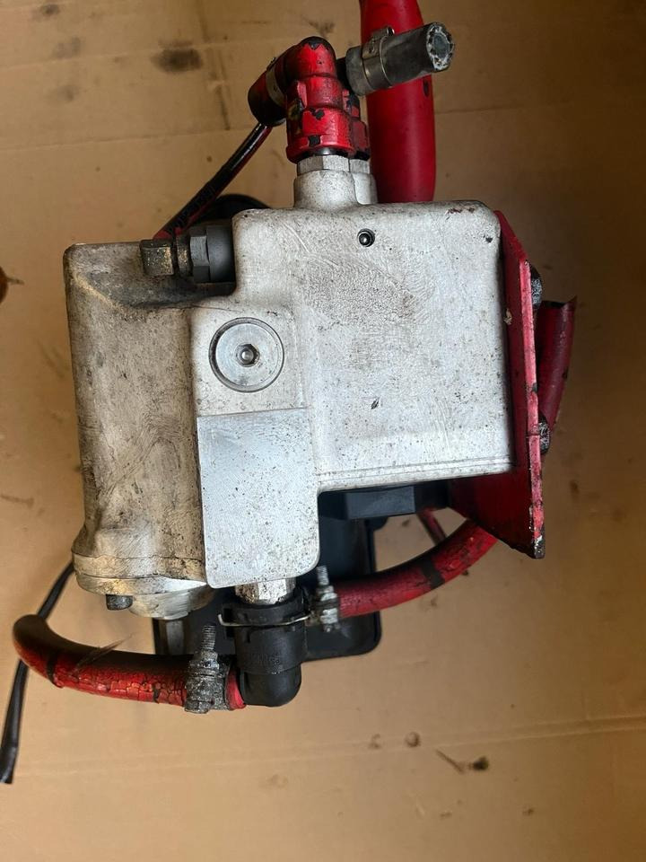 Mercedes-Benz Actros Atego EU4 EU5 AdBlue Pumpe A0001401578 - Bomba de combustivel de Caminhão: foto 4 Mercedes-Benz Actros Atego EU4 EU5 AdBlue Pumpe A0001401578 - Bomba de combustivel de Caminhão: foto 4