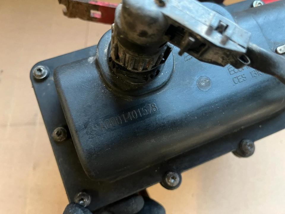Mercedes-Benz Actros Atego EU4 EU5 AdBlue Pumpe A0001401578 - Bomba de combustivel de Caminhão: foto 2 Mercedes-Benz Actros Atego EU4 EU5 AdBlue Pumpe A0001401578 - Bomba de combustivel de Caminhão: foto 2