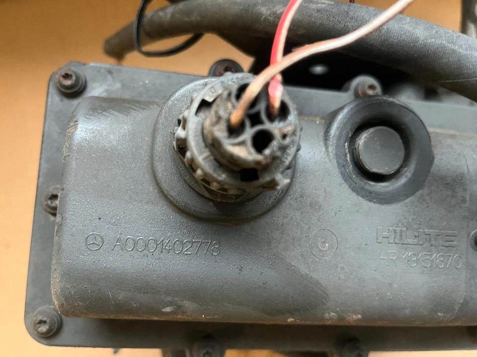 Mercedes-Benz Actros Atego EU4 EU5 AdBlue Pumpe A0001402778 - Bomba de combustivel de Caminhão: foto 2 Mercedes-Benz Actros Atego EU4 EU5 AdBlue Pumpe A0001402778 - Bomba de combustivel de Caminhão: foto 2