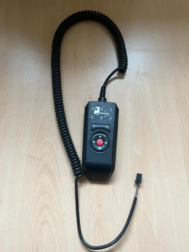 Mercedes MP4 Bediengerät Fernbedienung Luftfederung A0028208297 - Suspensão a ar de Caminhão: foto 1 Mercedes MP4 Bediengerät Fernbedienung Luftfederung A0028208297 - Suspensão a ar de Caminhão: foto 1