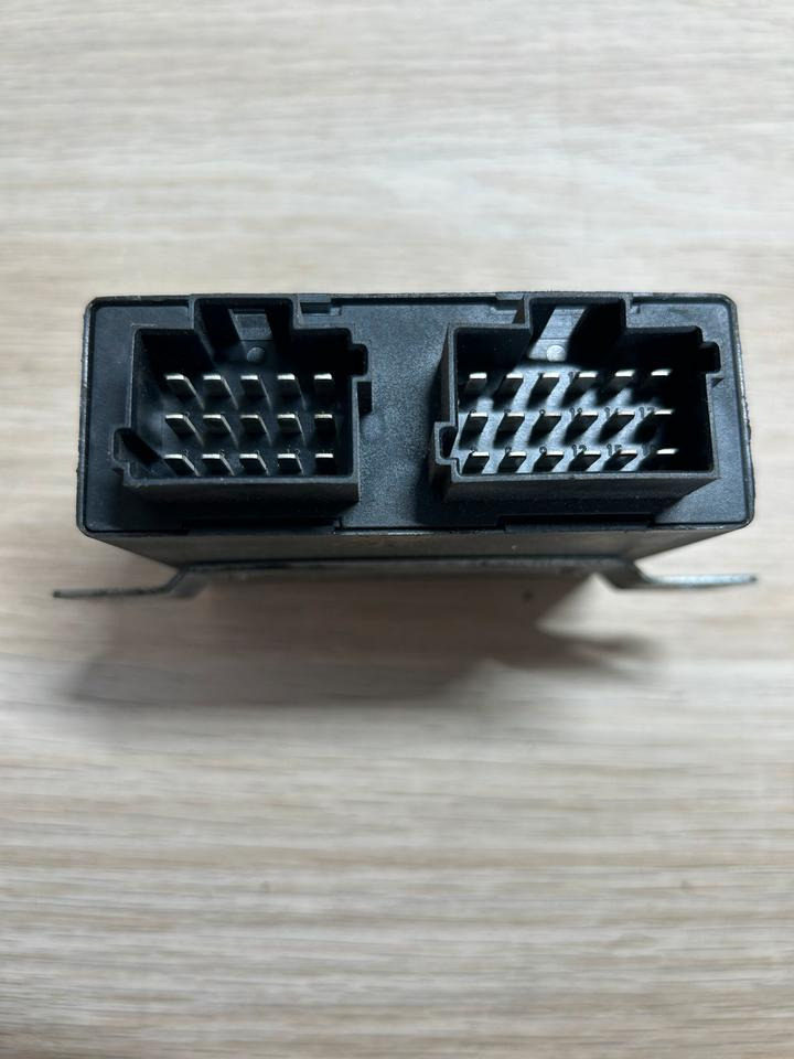 DAF XF Truck Steuergerät 6041.322.044 - Peça de reposição: foto 3 DAF XF Truck Steuergerät 6041.322.044 - Peça de reposição: foto 3