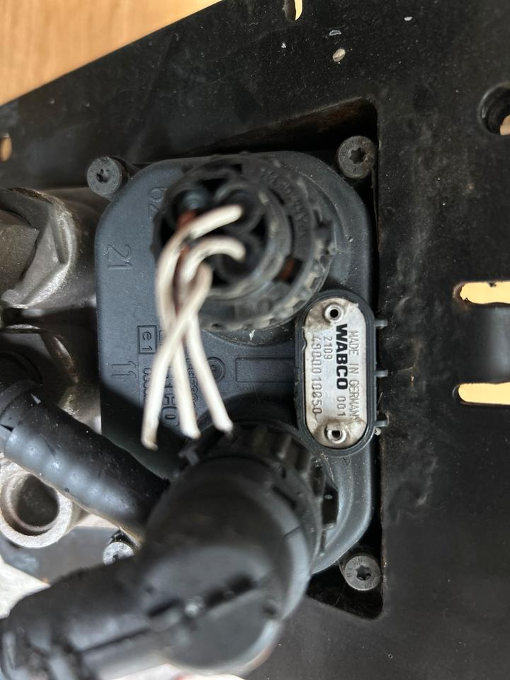 Wabco Bremssteuerventil 4800010050 - Válvula de freio de Caminhão: foto 3 Wabco Bremssteuerventil 4800010050 - Válvula de freio de Caminhão: foto 3