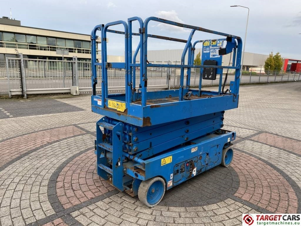 Genie GS-2646 Electric 2646 Scissor Work Lift 992cm - Plataforma de Tijera/ Plataforma de tesoura: foto 3 Genie GS-2646 Electric 2646 Scissor Work Lift 992cm - Plataforma de Tijera/ Plataforma de tesoura: foto 3