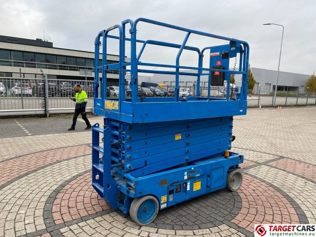 Genie GS-4047 Electric Scissor Work Lift 1389cm - Plataforma de Tijera/ Plataforma de tesoura: foto 3 Genie GS-4047 Electric Scissor Work Lift 1389cm - Plataforma de Tijera/ Plataforma de tesoura: foto 3