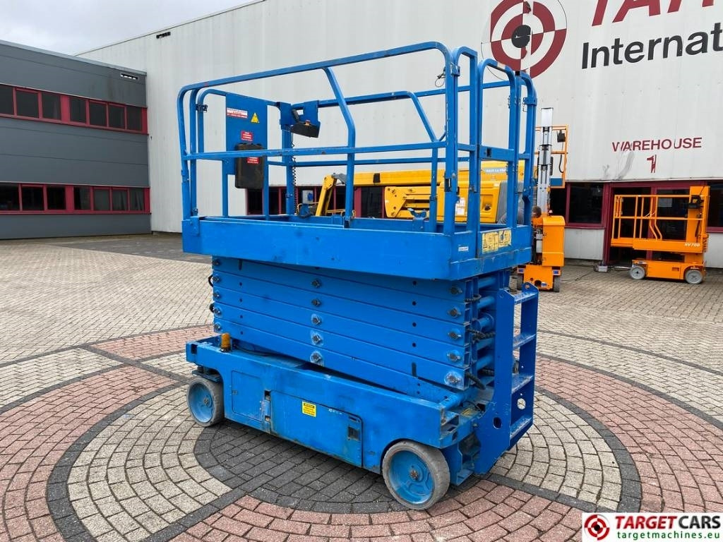 Genie GS-4047 Electric Scissor Work Lift 1389cm - Plataforma de Tijera/ Plataforma de tesoura: foto 4 Genie GS-4047 Electric Scissor Work Lift 1389cm - Plataforma de Tijera/ Plataforma de tesoura: foto 4