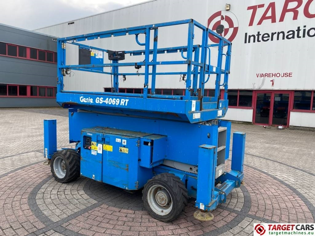 Genie GS-4069 RT LPG 4x4 Scissor Work Lift 1412cm - Plataforma de Tijera/ Plataforma de tesoura: foto 4 Genie GS-4069 RT LPG 4x4 Scissor Work Lift 1412cm - Plataforma de Tijera/ Plataforma de tesoura: foto 4