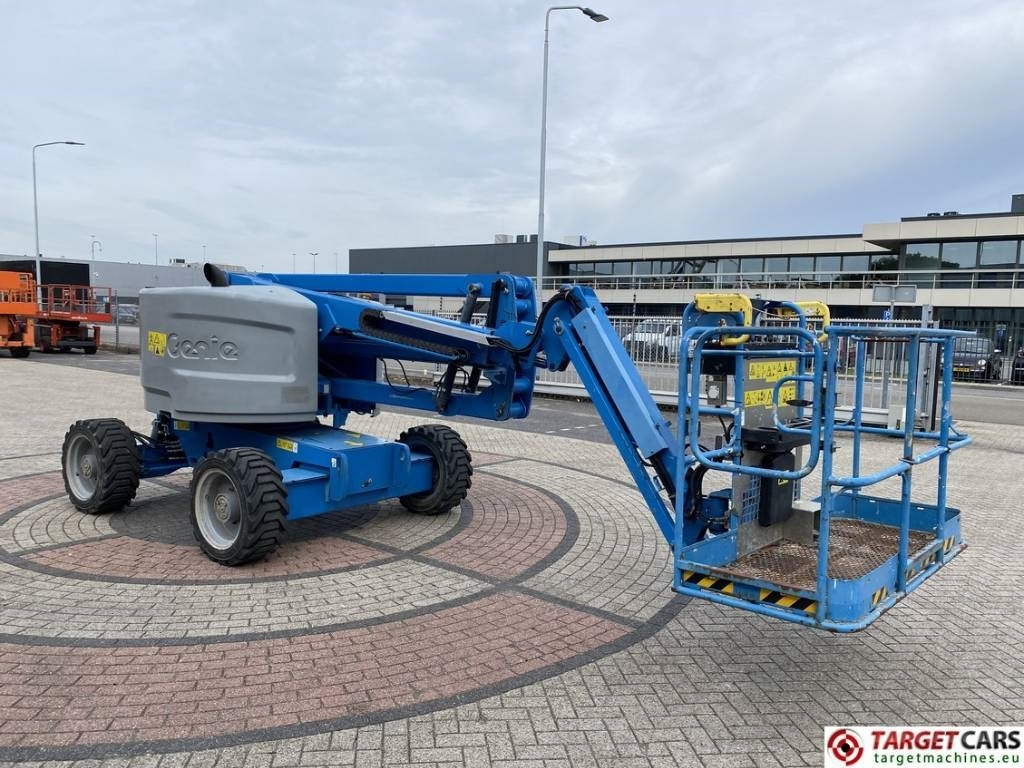 Genie Z-45/25J Diesel 4x4 Articulated Boom Lift 1605cm  - Plataforma articulada: foto 2 Genie Z-45/25J Diesel 4x4 Articulated Boom Lift 1605cm  - Plataforma articulada: foto 2